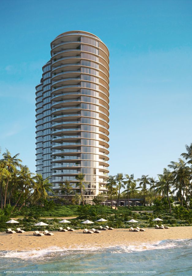 Rivage Bal Harbour, the tower above the private shoreline